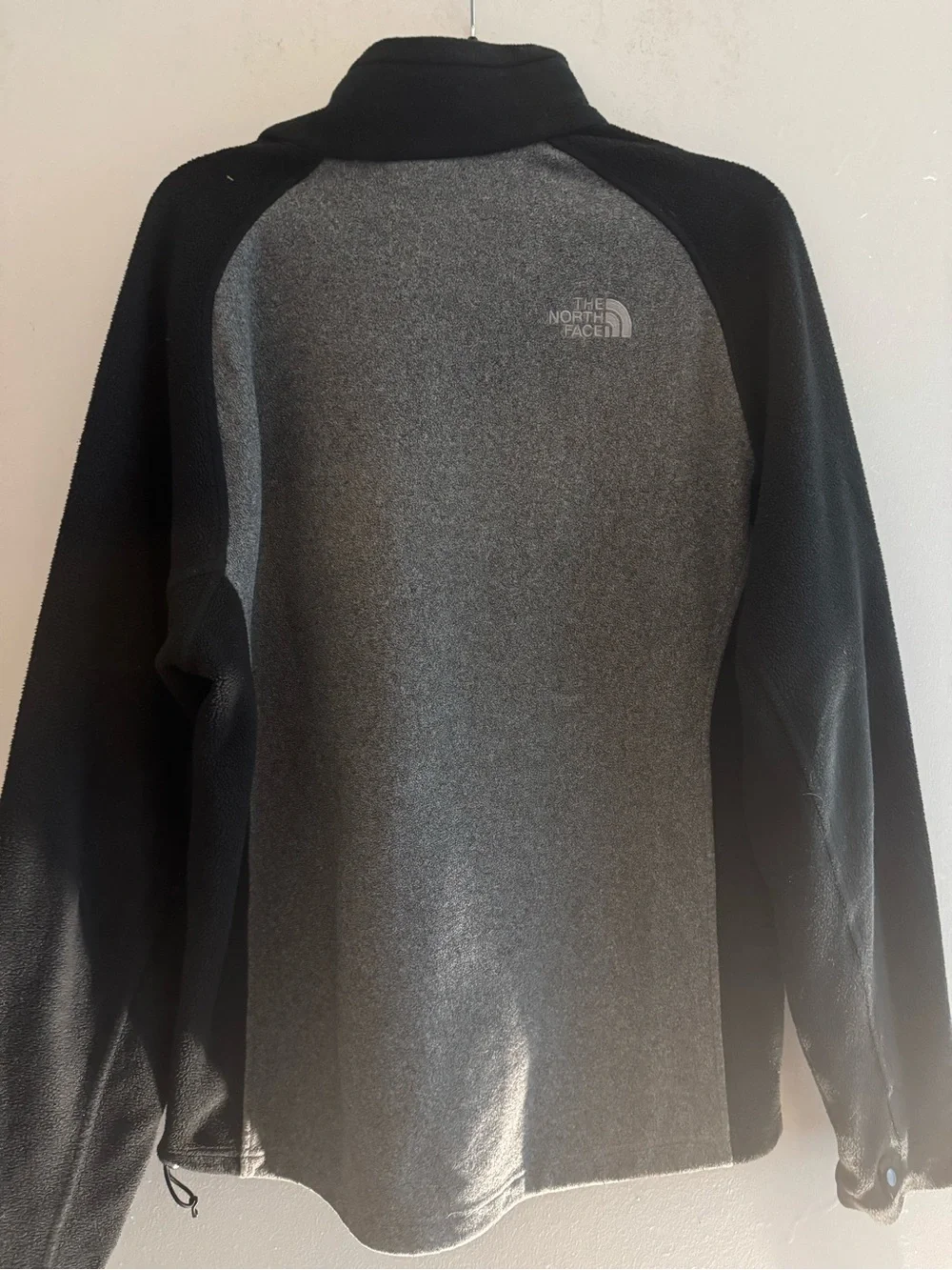 The North Face Men’s Gray & Black Full-Zip Fleece Jacket Size M